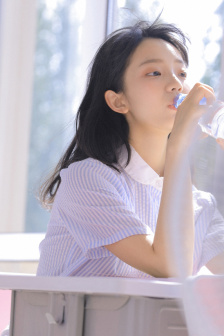 鬓边不是海棠红