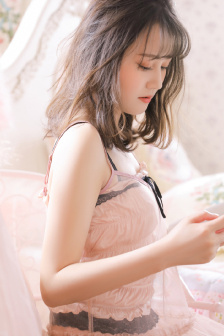 老头巨大粗长挺进校花体内